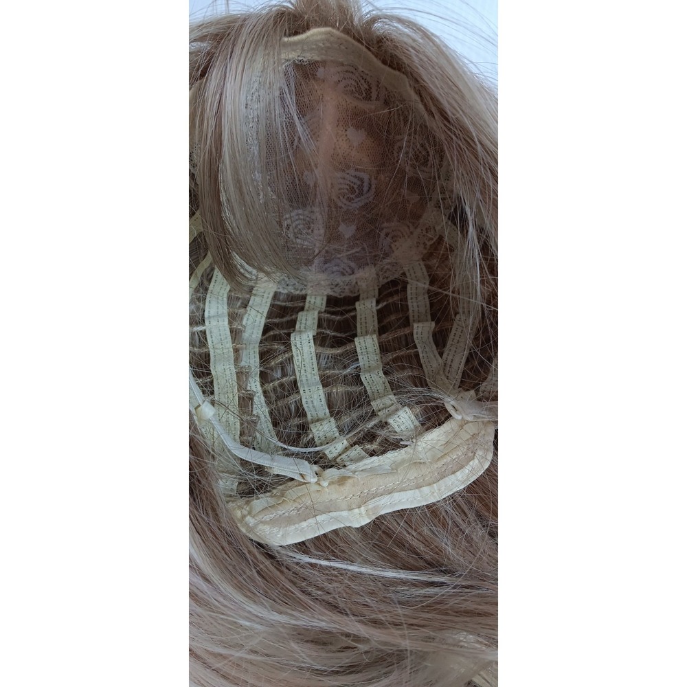 Women's breathable Traditional Cap synthetic thick layered blonde hair wig 6 - Picture 7 of 8